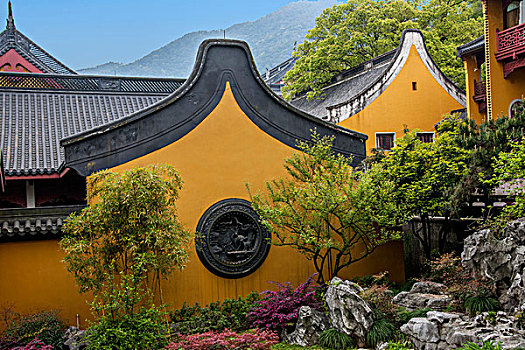 招聘奶媽需多少錢(qián)？揭秘背后的市場(chǎng)與選擇
