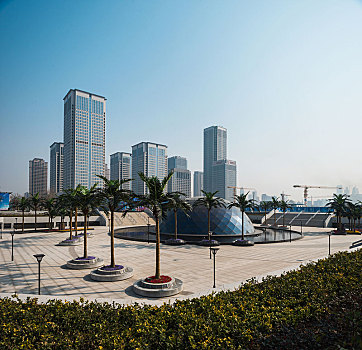 深圳保姆費(fèi)用是多少？了解深圳保姆市場的最新動態(tài)