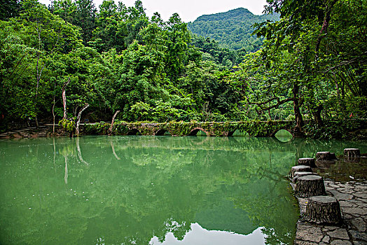 西安菲傭多少錢(qián)一個(gè)月？揭秘西安菲傭服務(wù)的價(jià)格與背后的價(jià)值