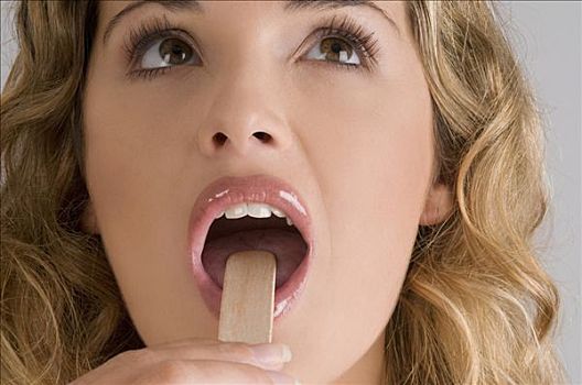 8小時(shí)保姆價(jià)格是多少？如何選擇適合您的保姆服務(wù)？