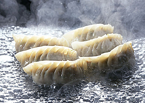 天津育兒嫂的價(jià)格揭秘，如何選擇適合你的育兒嫂？