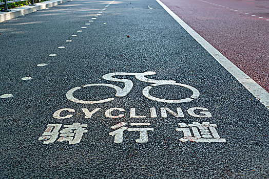 大連請(qǐng)保姆帶孩子多少錢？如何選擇合適的育兒保姆？