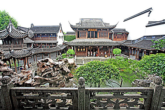 南京月嫂價(jià)格多少錢(qián)？讓你輕松了解高品質(zhì)月嫂服務(wù)的費(fèi)用