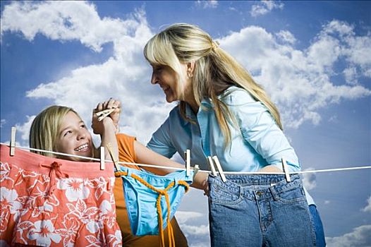 臨安月嫂多少錢一個(gè)月工資？詳解月嫂薪資與服務(wù)內(nèi)容