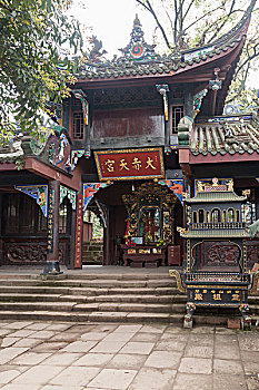 如何選擇合適的鐘點(diǎn)工阿姨？價(jià)格揭秘與選擇建議
