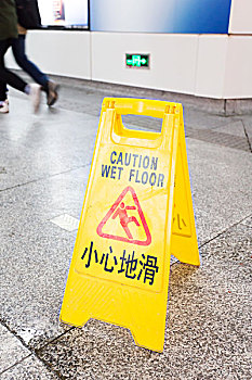 保姆費(fèi)一年多少錢(qián)？讓你輕松了解家政服務(wù)的市場(chǎng)行情