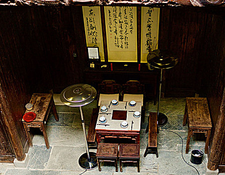 北京育嬰師多少錢？揭秘行業(yè)內(nèi)幕，幫你找到最合適的育嬰師！