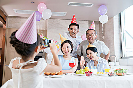 育兒嫂多少錢？讓你輕松了解育兒嫂的價(jià)格與選擇