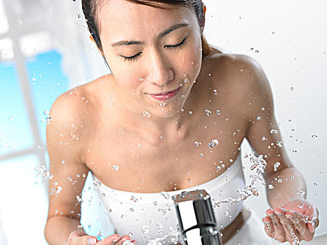 育兒嫂多少錢？讓你輕松了解育兒嫂的價(jià)格與選擇