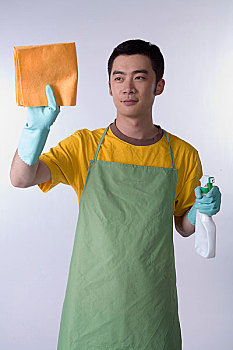 打掃家務(wù)鐘點(diǎn)工多少錢(qián)？如何找到高性?xún)r(jià)比的鐘點(diǎn)工服務(wù)