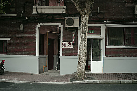 上海阿姨工資多少？揭秘一線阿姨工資水平與行業(yè)前景