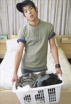 醫(yī)院請個護工多少錢？為您揭秘醫(yī)療護理費用的真相！