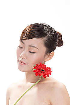 濟(jì)南找個(gè)保姆多少錢？了解濟(jì)南保姆市場(chǎng)，選對(duì)保姆省心省力