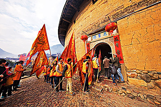 月薪多少適合請保姆？如何為家庭選擇合適的保姆？