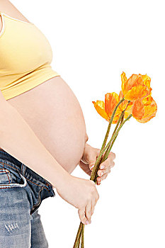 月嫂多少錢一個(gè)月？了解月嫂服務(wù)背后的價(jià)值與價(jià)格