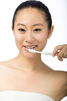 選擇鐘點(diǎn)工服務(wù)，如何合理預(yù)算鐘點(diǎn)工價(jià)格？