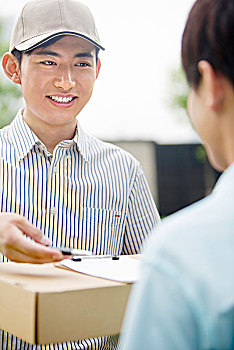 鄭州保姆多少錢？揭秘鄭州家庭服務市場的最新行情