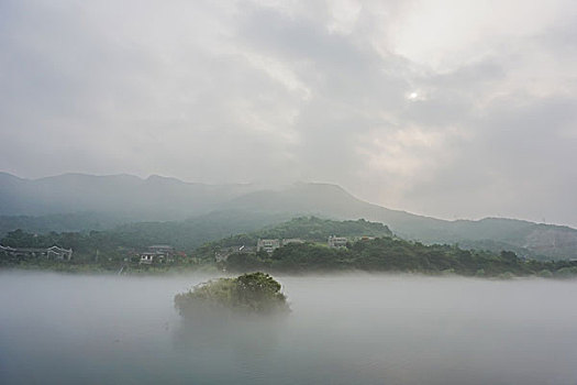 北京鐘點(diǎn)工保姆多少錢？了解北京鐘點(diǎn)工市場(chǎng)價(jià)格，幫您找到最合適的家庭幫手