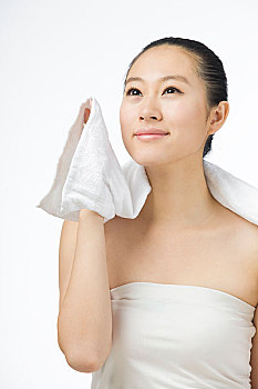 合肥半天保姆價(jià)格是多少？全面解讀家政服務(wù)市場(chǎng)的最新趨勢(shì)