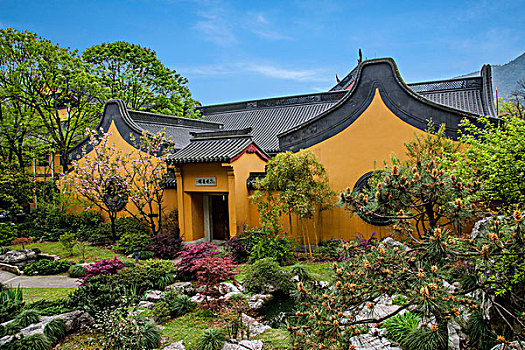 上海家政住家保姆多少錢(qián)？專(zhuān)業(yè)服務(wù)讓你生活更輕松