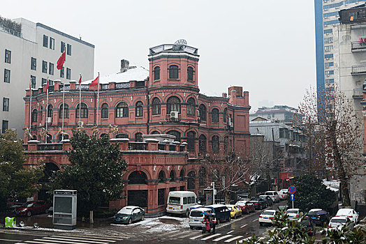 專業(yè)家政保姆多少錢？揭秘市場價格與服務(wù)價值
