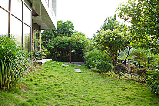 赤峰不住家保姆多少錢？讓你輕松了解赤峰保姆服務(wù)的真實(shí)費(fèi)用