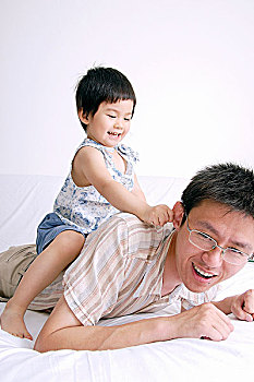 北京住家保姆多少錢一個(gè)月？揭秘高品質(zhì)家庭服務(wù)的背后
