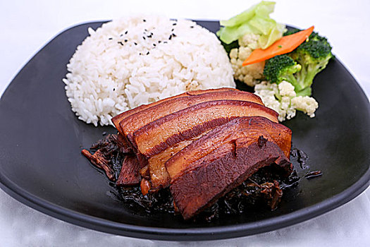 本地做飯保姆多少錢？讓你不再為做飯而煩惱！