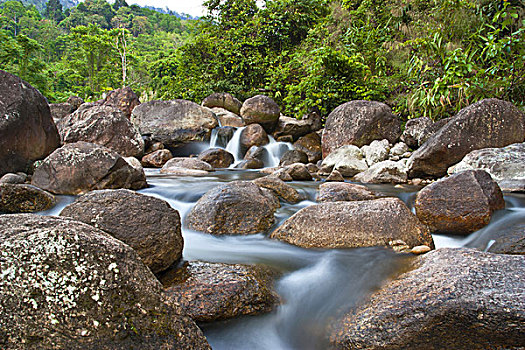 山東不住家保姆多少錢？了解山東保姆費(fèi)用，讓您輕松選到適合的家庭幫手