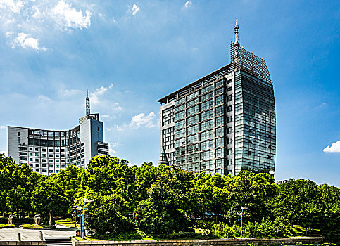 海滄搬家一小時(shí)多少錢？選擇搬家公司要注意哪些細(xì)節(jié)？