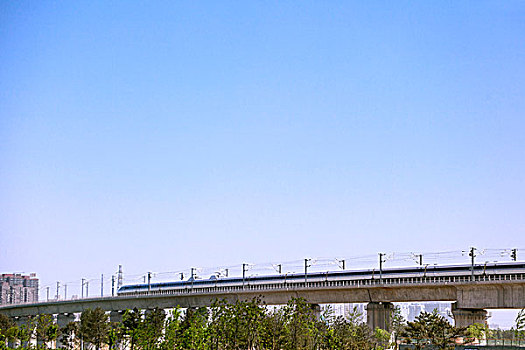 南京請(qǐng)個(gè)保潔多少錢？一文了解南京保潔服務(wù)價(jià)格和選擇技巧