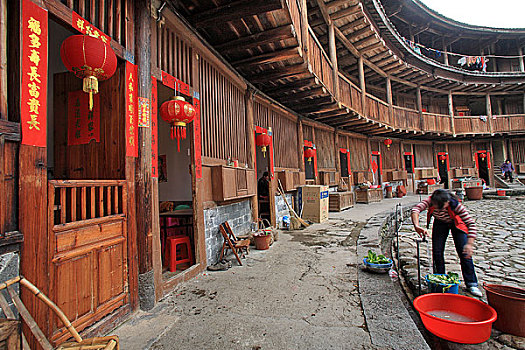 醫(yī)院護(hù)工陪一夜多少錢？了解護(hù)理服務(wù)費(fèi)用，讓您的家人更有保障