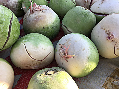 保姆價(jià)每月多少？了解家政行業(yè)背后的秘密