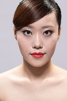 育兒嫂一個(gè)月多少錢？揭開(kāi)育兒嫂價(jià)格背后的真相
