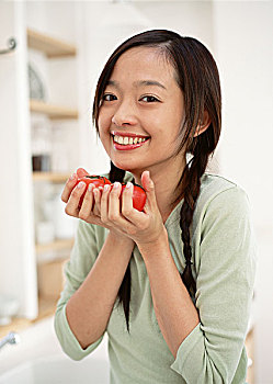 西安洗滌行業(yè)發(fā)展現(xiàn)狀：你知道西安有多少家洗滌公司嗎？