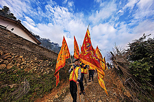 育兒嫂多少錢(qián)？讓你輕松了解育兒嫂的價(jià)格與選擇