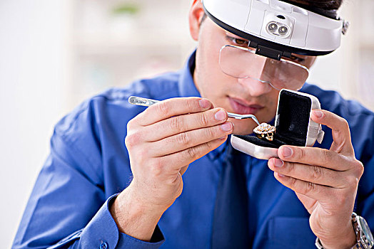 北京高級保姆多少錢？讓我們?yōu)槟议_優(yōu)質(zhì)保姆的背后價值