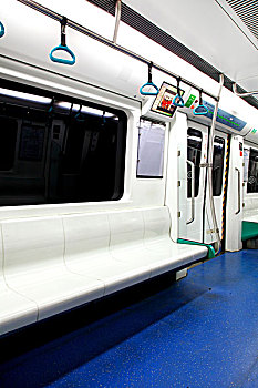 在香港請(qǐng)個(gè)保姆多少錢？你需要了解的那些事