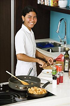 濟(jì)南家政服務(wù)市場分析：一小時多少錢？如何選擇合適的家政服務(wù)？