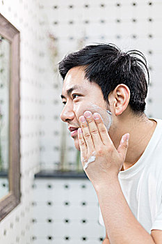 上海新手保姆工資解析：薪資、福利與發(fā)展前景