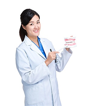 如何選擇合適的鐘點(diǎn)工阿姨？價(jià)格揭秘與選擇建議