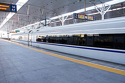 開(kāi)一家小家政能賺多少錢(qián)？你值得了解的創(chuàng)業(yè)機(jī)會(huì)