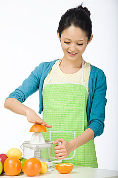 廣東月嫂工資揭秘：你知道現(xiàn)在的月嫂薪資有多高嗎？