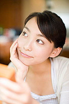 奉城鎮(zhèn)保姆多少錢(qián)？你不可不知的市場(chǎng)真相