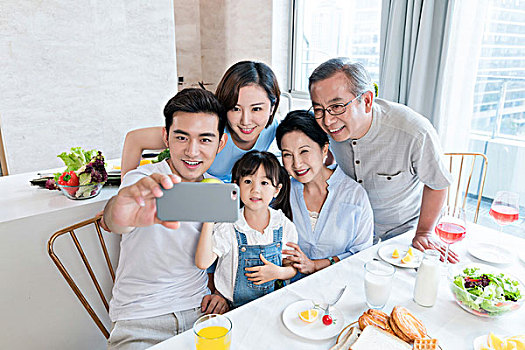 通州月嫂多少錢(qián)？了解服務(wù)內(nèi)容與市場(chǎng)價(jià)格，讓你選擇不再迷茫