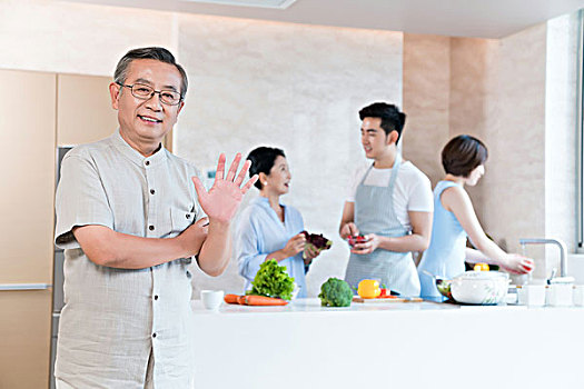 錦州家政服務(wù)市場(chǎng)分析：家政行業(yè)的蓬勃發(fā)展與選擇建議