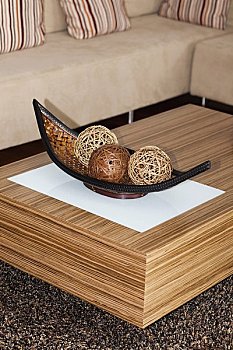 三個(gè)月緬因貓吃多少？給你詳細(xì)解答貓咪的飲食需求