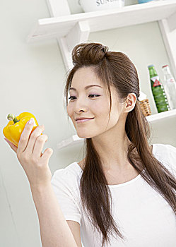 打掃家務(wù)鐘點(diǎn)工多少錢？如何找到高性價(jià)比的鐘點(diǎn)工服務(wù)