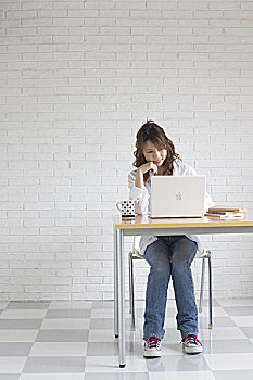 萊西保姆最低多少錢？揭秘萊西家政行業(yè)的價(jià)格與選擇技巧