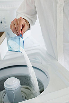 催乳師一年能掙多少錢？揭秘這個(gè)新興行業(yè)的收入潛力